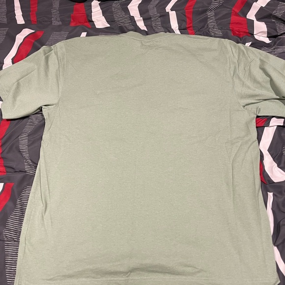 Men’s Carhartt t-shirt - Picture 2 of 2